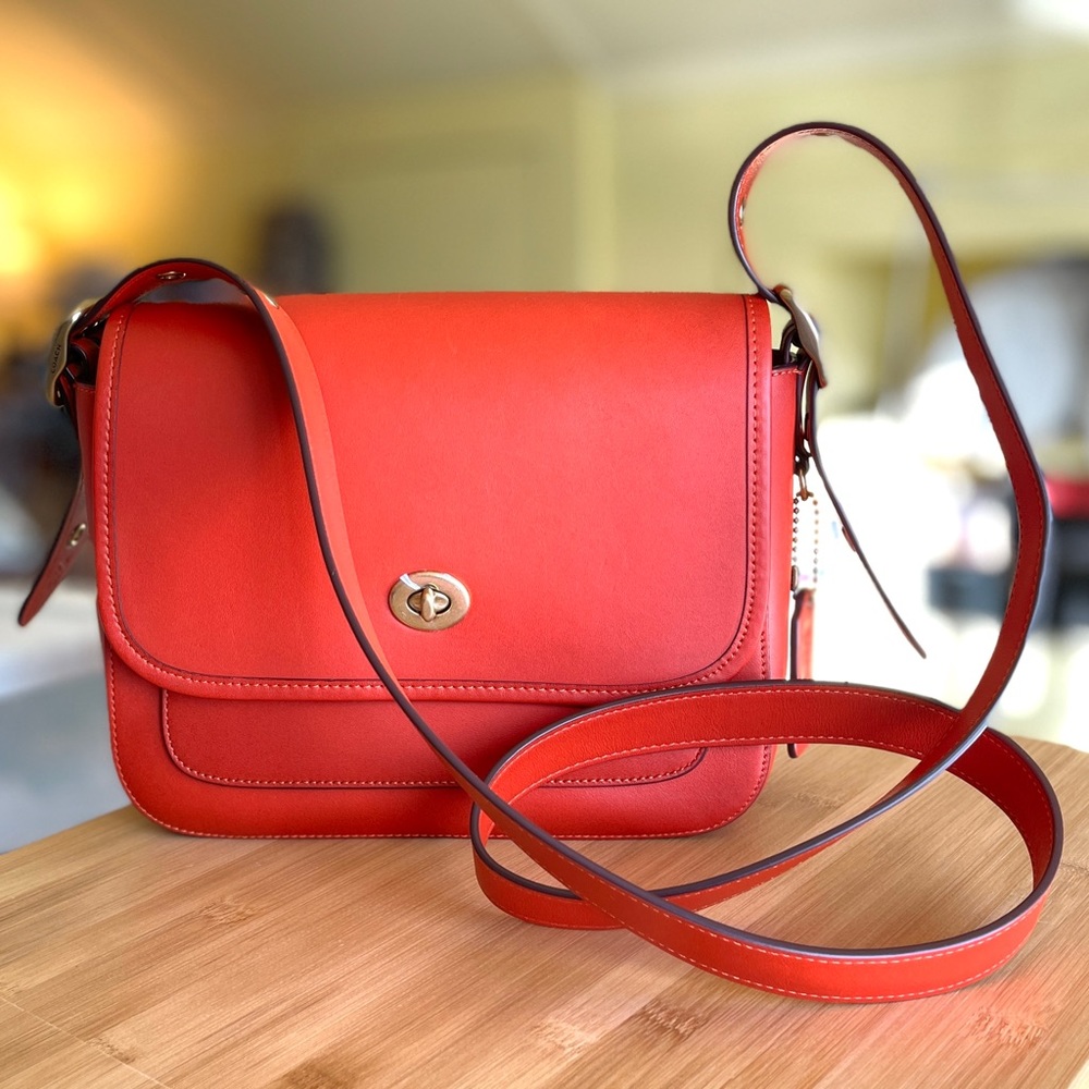 NWOT Coach Rambler Crossbody in Mango Glovetanned Leather - Style No. 89127